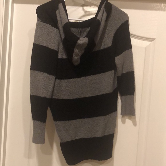 Super soft fuzzy hooded sweater with black and gray stripes - Picture 2 of 4